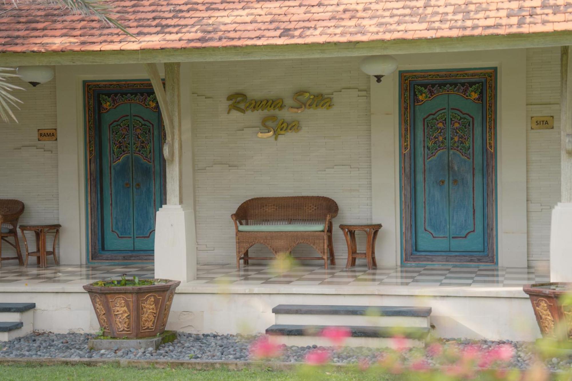 Griya Santrian A And Hotel 4*